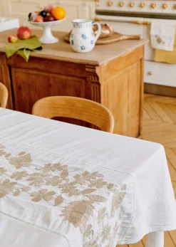 Discount Sezane Bestickte Tischdecke