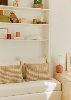 New Sezane Kissen Gewebte Pianissimo - Großes Modell Webkaros Kaffee und Blush – Webstreifen Blush