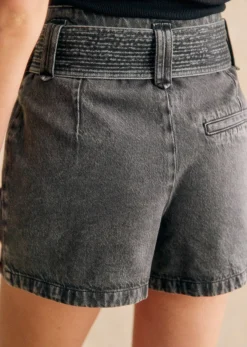 New Sezane Short Deia