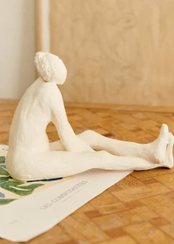Hot Sezane Skulptur Guénolée Courcoux – Frau Mit Gestreckten Beinen, Großes Modell
