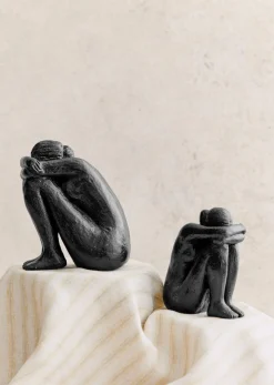 Sezane Skulptur Guénolée Courcoux - Sitzende Frau Großes Modell