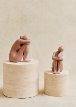 Best Sezane Skulptur Guénolée Courcoux - In Gedanken Versunkene Frau - Kleines Modell